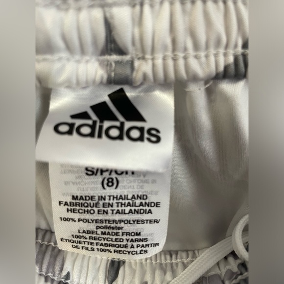 Adidas boys shorts - Picture 2 of 4